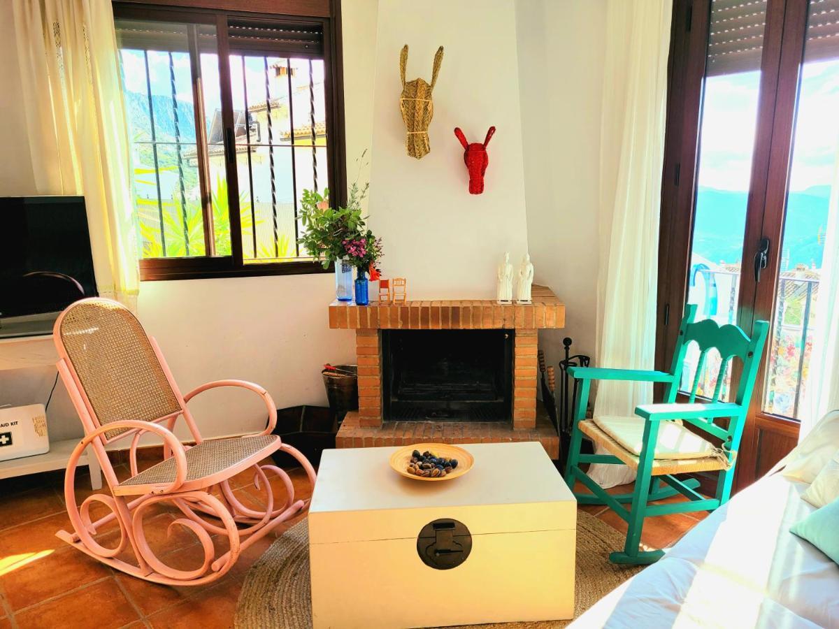Apartamento Luminoso piso con vistas y chimenea en Benaocaz Exterior foto